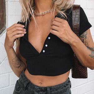 Princess Polly Black T shirt 💫